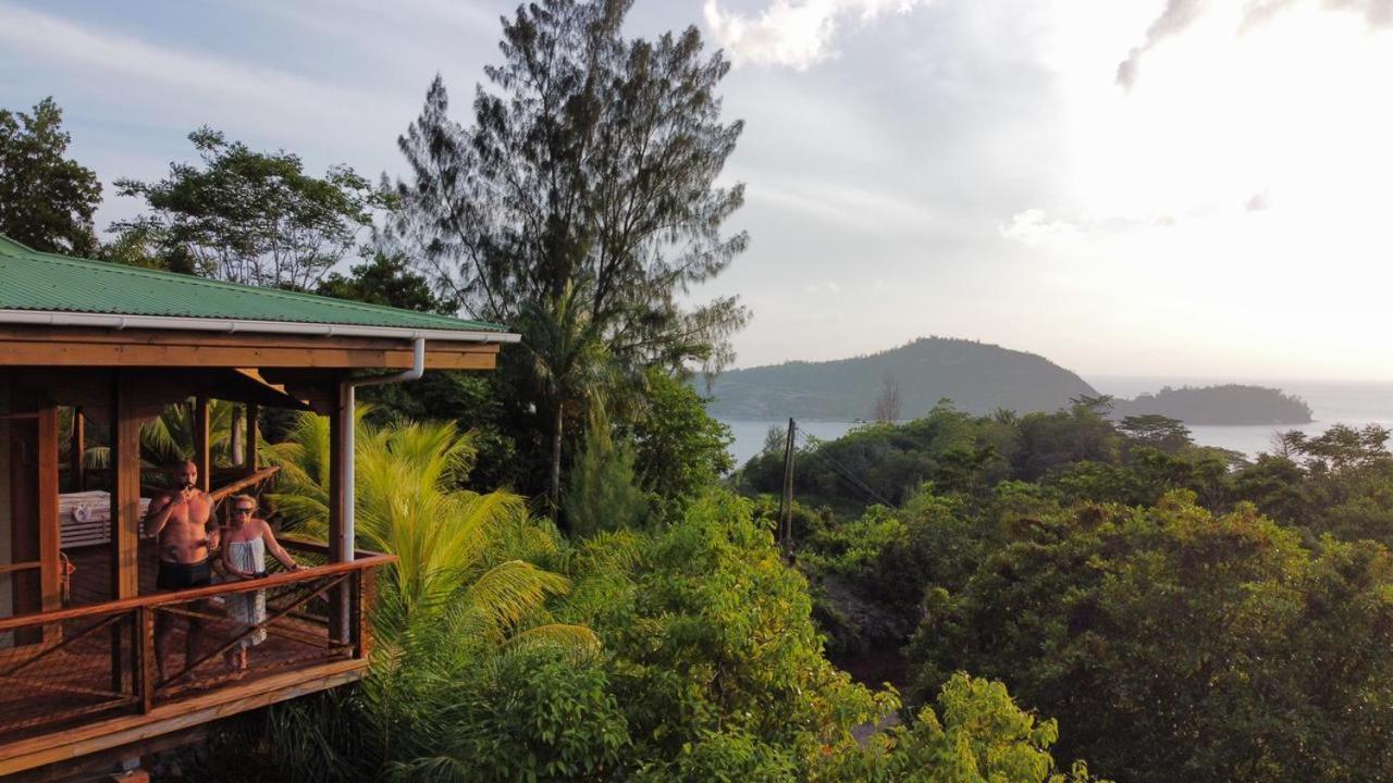 Waterfall Accomodation Port Glaud Exterior photo