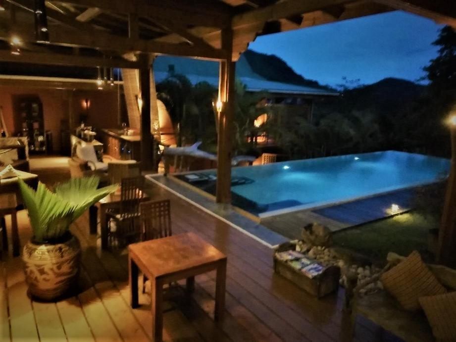 Waterfall Accomodation Port Glaud Exterior photo