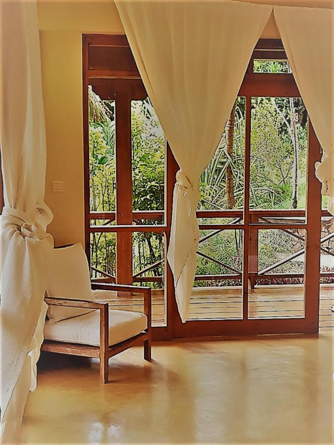 Waterfall Accomodation Port Glaud Exterior photo
