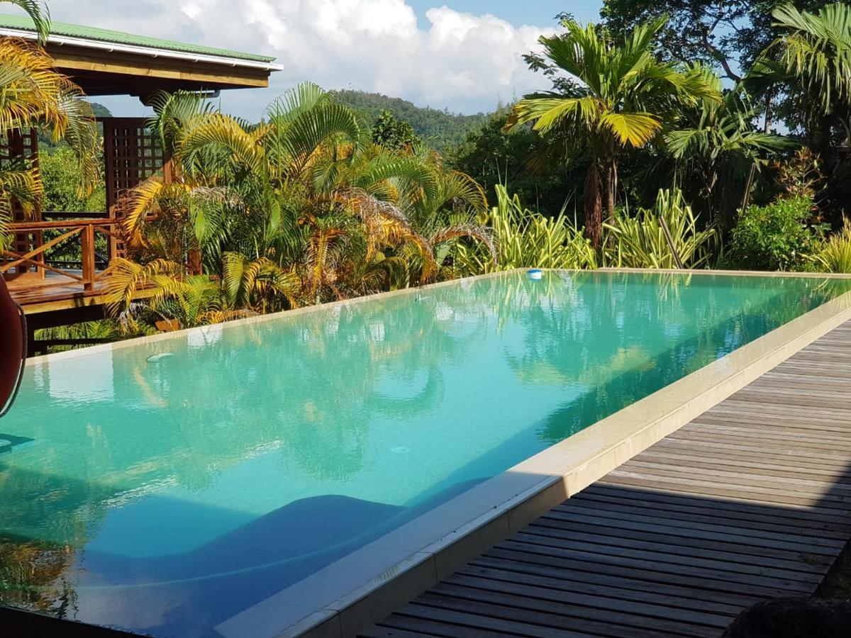 Waterfall Accomodation Port Glaud Exterior photo